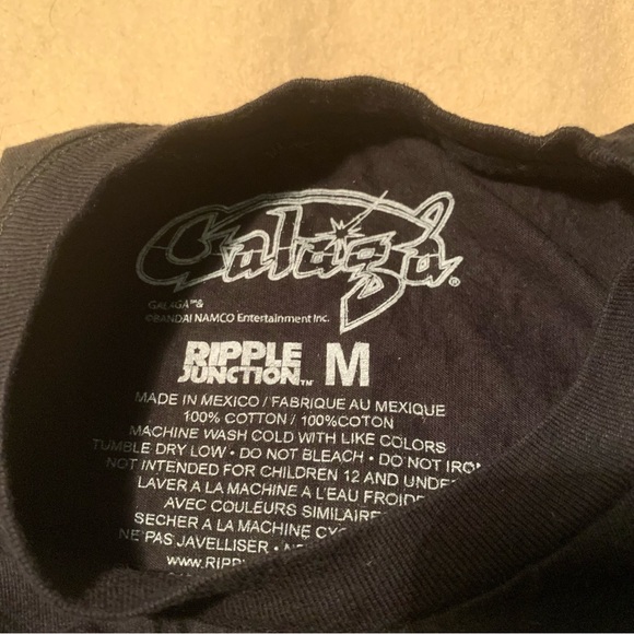 Black Galaga tee. Medium. EUC. - Picture 2 of 4